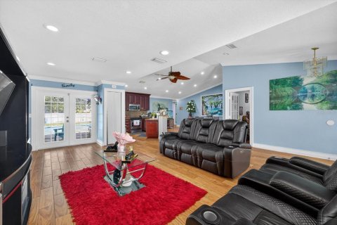 Villa ou maison à vendre à Tampa, Floride: 4 chambres, 187.57 m2 № 1851879 - photo 13
