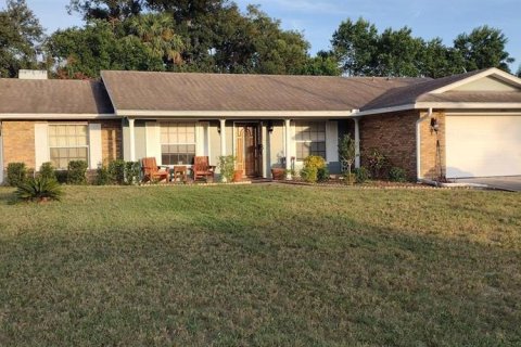 Casa en Deltona, Florida 3 dormitorios, 150.5 m2 № 2376726