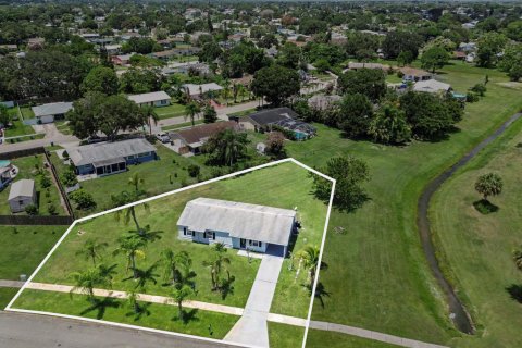 House in Port St. Lucie, Florida 3 bedrooms, 123.75 sq.m. № 2305297
