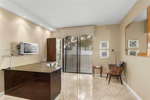 Condominio en venta en Aventura, Florida, 3 dormitorios, 193.24 m2 № 1846239 - foto 19