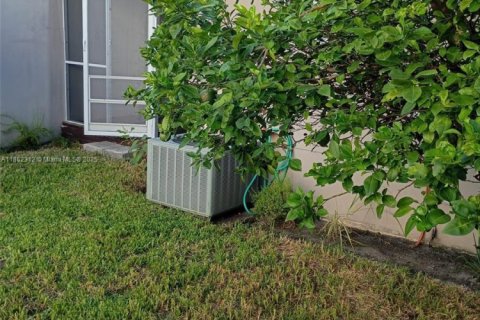 Villa ou maison à vendre à Miami, Floride: 3 chambres, 113.53 m2 № 1891027 - photo 26