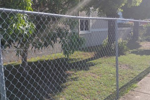 Villa ou maison à vendre à Miami, Floride: 3 chambres, 113.53 m2 № 1891027 - photo 7