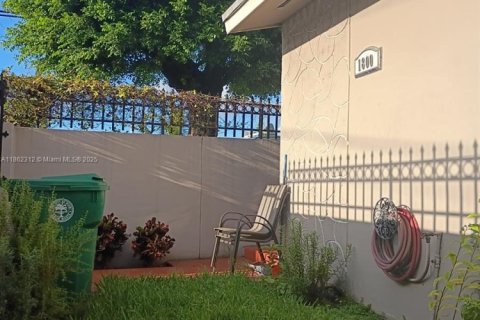 Villa ou maison à vendre à Miami, Floride: 3 chambres, 113.53 m2 № 1891027 - photo 3