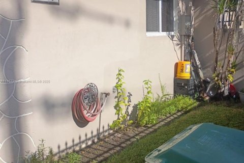 Villa ou maison à vendre à Miami, Floride: 3 chambres, 113.53 m2 № 1891027 - photo 4