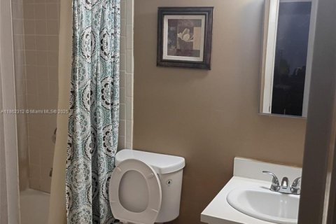 Villa ou maison à vendre à Miami, Floride: 3 chambres, 113.53 m2 № 1891027 - photo 23