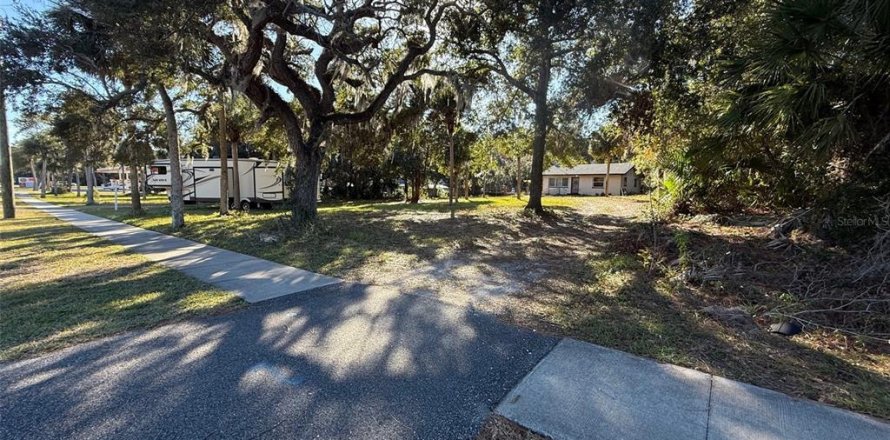 House in Edgewater, Florida 2 bedrooms, 77.29 sq.m. № 1516852