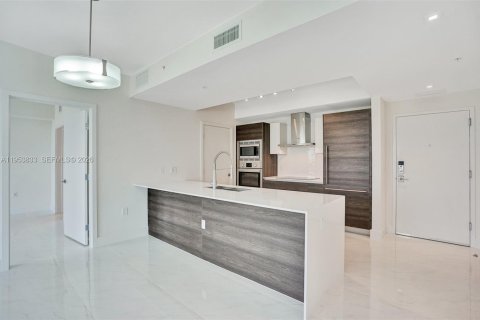 Condominio en alquiler en Coral Gables, Florida, 2 dormitorios, 95.88 m2 № 2008211 - foto 11