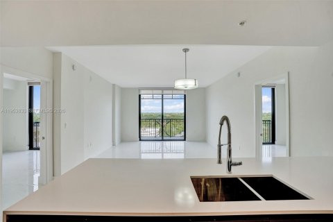 Condominio en alquiler en Coral Gables, Florida, 2 dormitorios, 95.88 m2 № 2008211 - foto 2