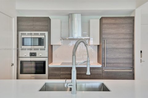 Condominio en alquiler en Coral Gables, Florida, 2 dormitorios, 95.88 m2 № 2008211 - foto 12