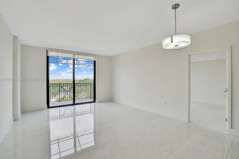 Condominio en alquiler en Coral Gables, Florida, 2 dormitorios, 95.88 m2 № 2008211 - foto 7