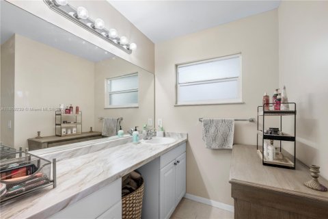 Casa en venta en Port St. Lucie, Florida, 3 dormitorios, 125.05 m2 № 1983129 - foto 12