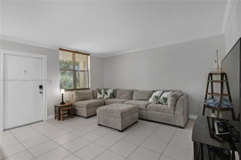 Condominio en alquiler en Pompano Beach, Florida, 2 dormitorios, 67.35 m2 № 1977821 - foto 7