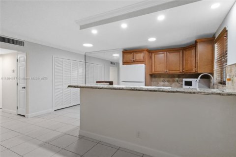 Condominio en alquiler en Pompano Beach, Florida, 2 dormitorios, 67.35 m2 № 1977821 - foto 5