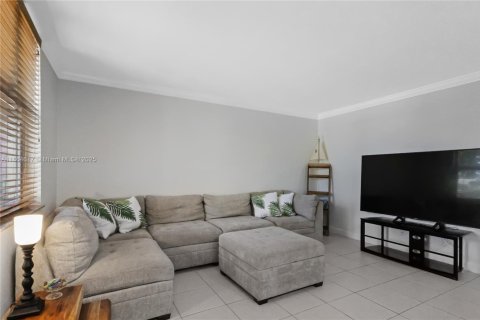 Condominio en alquiler en Pompano Beach, Florida, 2 dormitorios, 67.35 m2 № 1977821 - foto 8