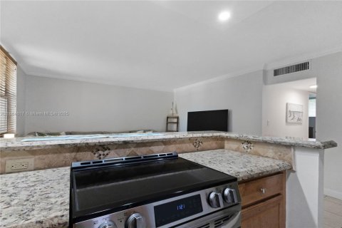 Condominio en alquiler en Pompano Beach, Florida, 2 dormitorios, 67.35 m2 № 1977821 - foto 3