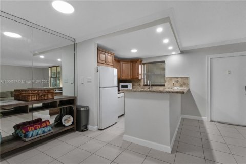 Condominio en alquiler en Pompano Beach, Florida, 2 dormitorios, 67.35 m2 № 1977821 - foto 18