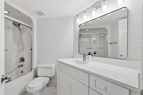 Condo in Daytona Beach, Florida, 2 bedrooms № 2105846 - photo 10