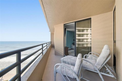 Condo in Daytona Beach, Florida, 2 bedrooms № 2105846 - photo 12