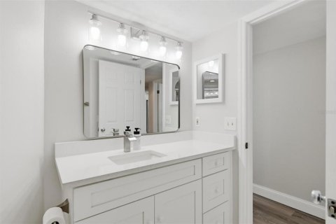 Condo in Daytona Beach, Florida, 2 bedrooms № 2105846 - photo 8