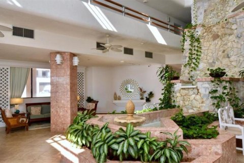 Condo in Daytona Beach, Florida, 2 bedrooms № 2105846 - photo 19