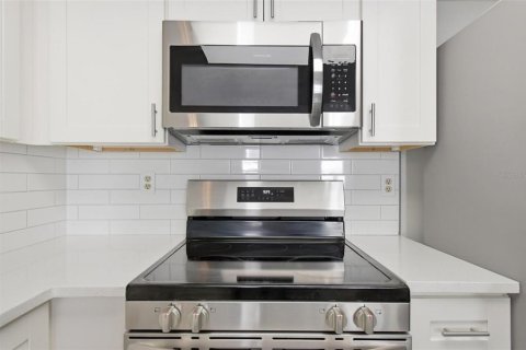 Condo in Daytona Beach, Florida, 2 bedrooms № 2105846 - photo 25