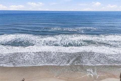 Condo in Daytona Beach, Florida, 2 bedrooms № 2105846 - photo 17