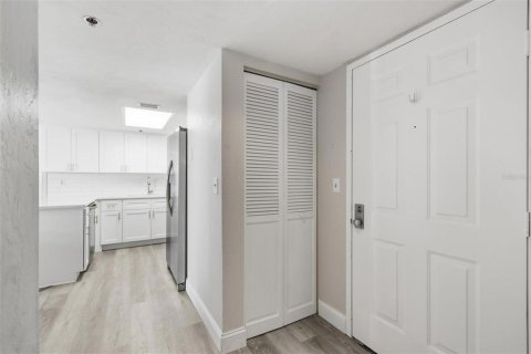 Condo in Daytona Beach, Florida, 2 bedrooms № 2105846 - photo 29