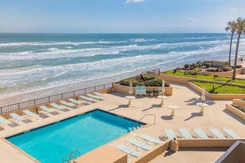 Condo in Daytona Beach, Florida, 2 bedrooms № 2105846 - photo 15