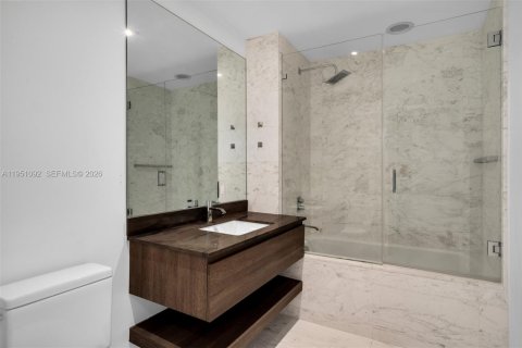 Condo in Key Biscayne, Florida, 2 bedrooms  № 2244206 - photo 12