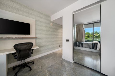 Condo in Key Biscayne, Florida, 2 bedrooms  № 2244206 - photo 11