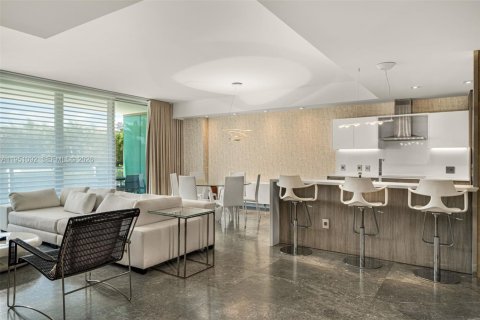 Condo in Key Biscayne, Florida, 2 bedrooms  № 2244206 - photo 3