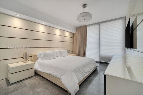 Condo in Key Biscayne, Florida, 2 bedrooms  № 2244206 - photo 8
