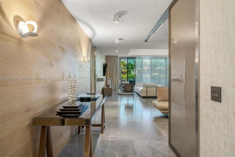 Condo in Key Biscayne, Florida, 2 bedrooms  № 2244206 - photo 13