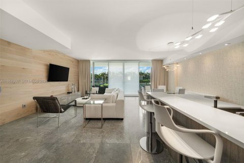 Condo in Key Biscayne, Florida, 2 bedrooms  № 2244206 - photo 18