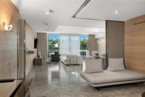 Condo in Key Biscayne, Florida, 2 bedrooms  № 2244206 - photo 16