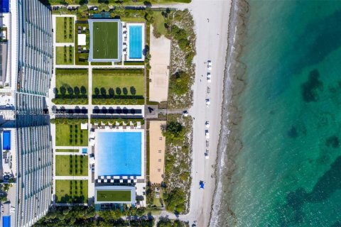 Condo in Key Biscayne, Florida, 2 bedrooms  № 2244206 - photo 24