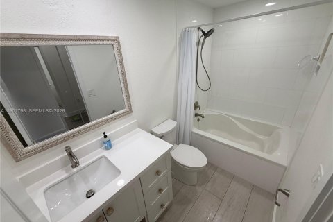 Copropriété à vendre à Miami, Floride: 3 chambres, 131.92 m2 № 2006282 - photo 13