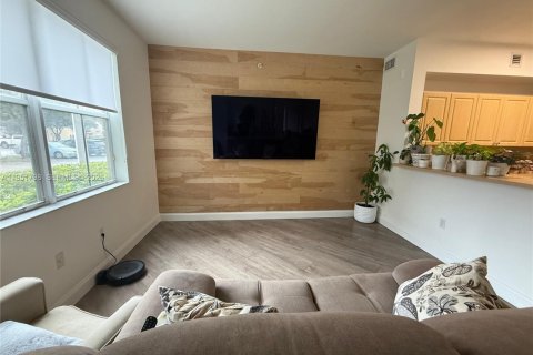 Copropriété à vendre à Miami, Floride: 3 chambres, 131.92 m2 № 2006282 - photo 1