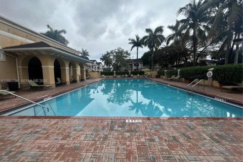 Copropriété à vendre à Miami, Floride: 3 chambres, 131.92 m2 № 2006282 - photo 19