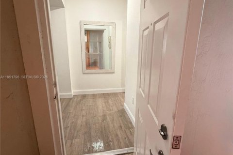 Copropriété à vendre à Miami, Floride: 3 chambres, 131.92 m2 № 2006282 - photo 4