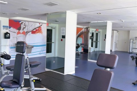 Condo in Miami, Florida, 1 bedroom  № 1924683 - photo 16
