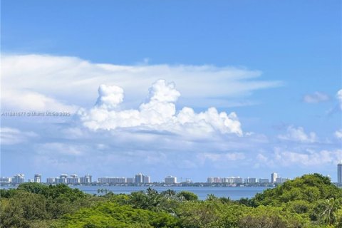 Condo in Miami, Florida, 1 bedroom  № 1924683 - photo 14