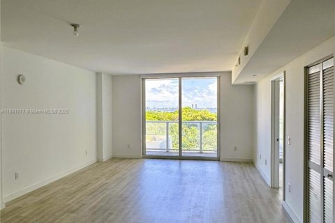 Condo in Miami, Florida, 1 bedroom  № 1924683 - photo 4