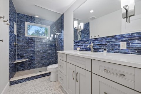 House in Saint Petersburg, Florida 6 bedrooms, 288.74 sq.m. № 1907488 - photo 20