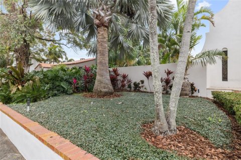 House in Saint Petersburg, Florida 6 bedrooms, 288.74 sq.m. № 1907488 - photo 25