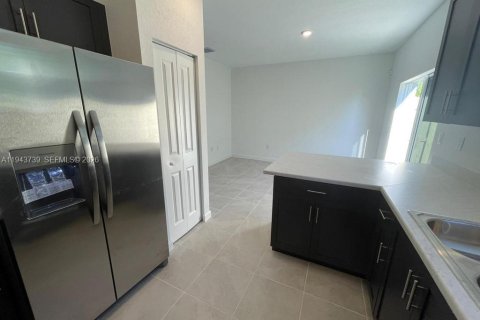 Adosado en alquiler en Homestead, Florida, 3 dormitorios, 134.52 m2 № 2060097 - foto 2