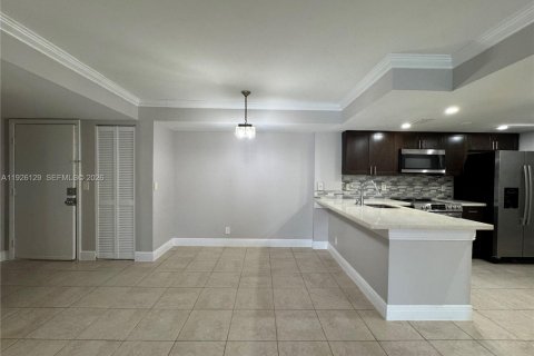 Купить кондоминиум в Плантация, Флорида 2 спальни, 89.65м2, № 2000740 - фото 2