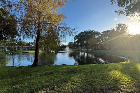 Купить кондоминиум в Плантация, Флорида 2 спальни, 89.65м2, № 2000740 - фото 24