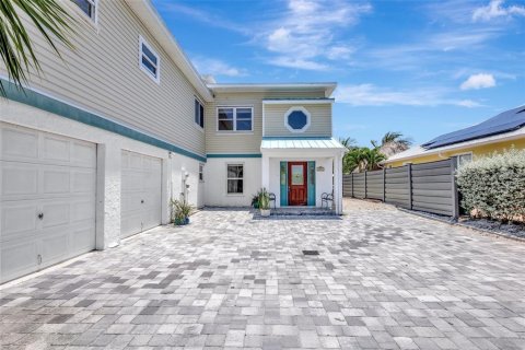 Casa en venta en Hutchinson Island South, Florida, 4 dormitorios, 238.94 m2 № 1802983 - foto 3