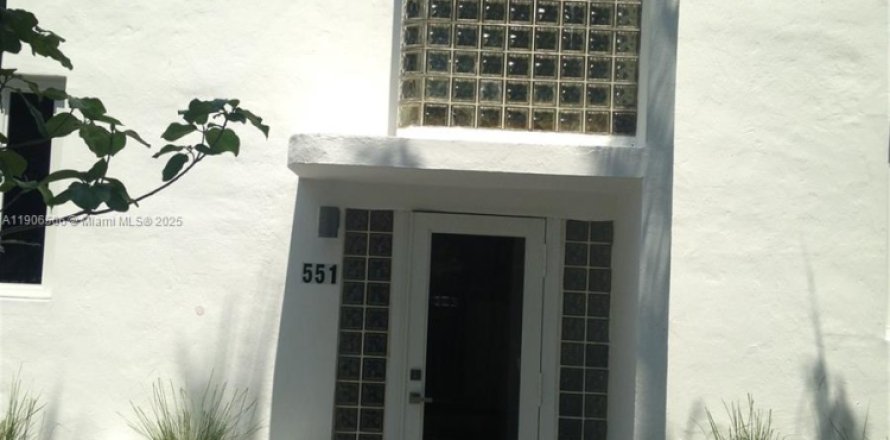 Condo in Miami Beach, Florida, 1 bedroom № 1957195